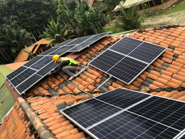 Hệ thống PV ngoài lưới 5KW của Ecuador —— Mô-đun PV năng lượng mặt trời 540W củaDAH
